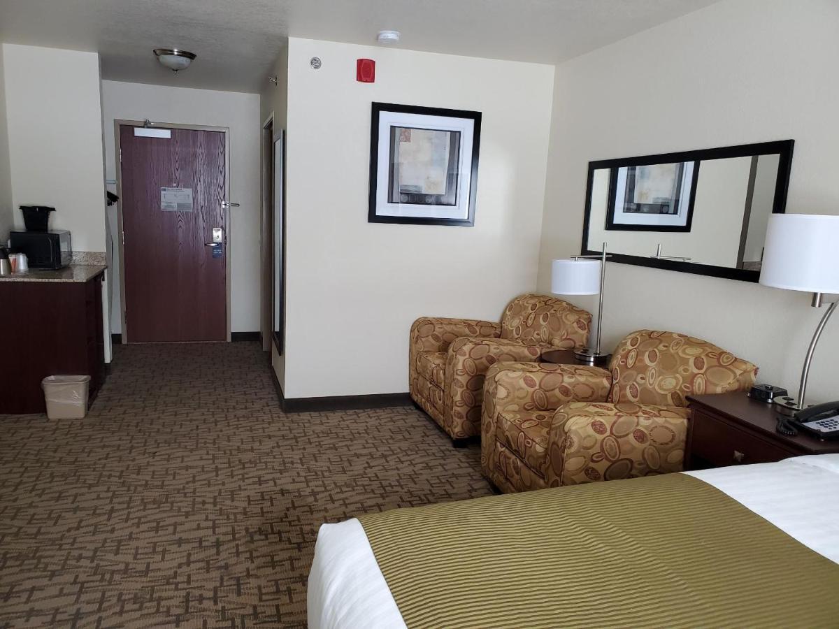 Cobblestone Inn & Suites - Barron Bagian luar foto