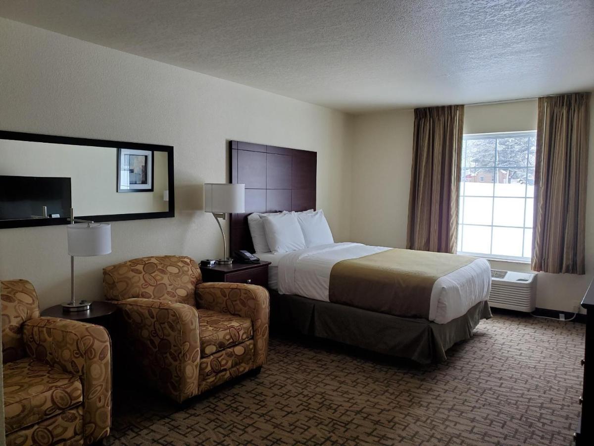 Cobblestone Inn & Suites - Barron Bagian luar foto