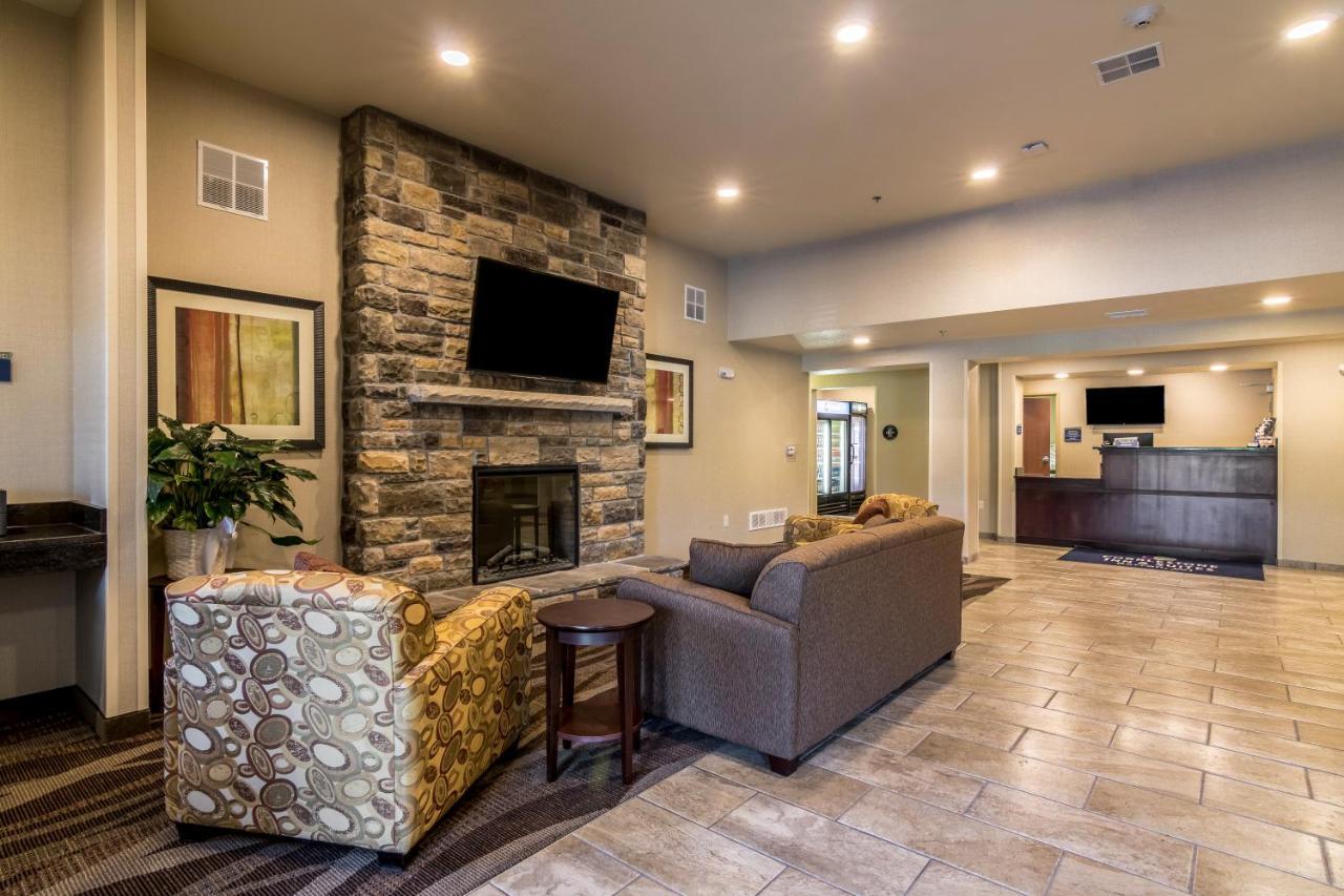 Cobblestone Inn & Suites - Barron Bagian luar foto