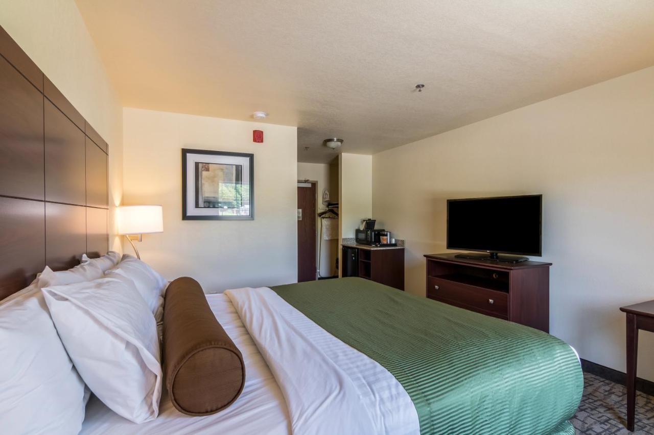 Cobblestone Inn & Suites - Barron Bagian luar foto