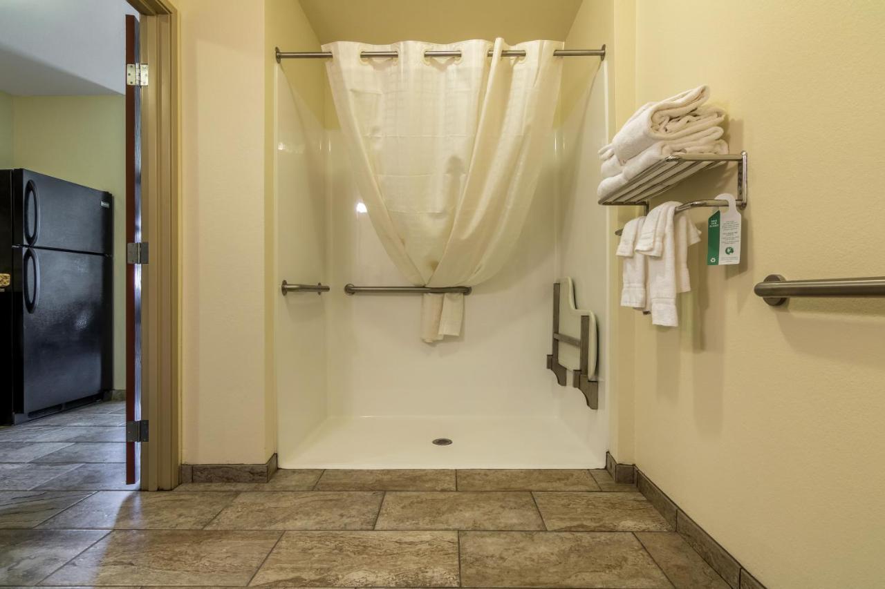 Cobblestone Inn & Suites - Barron Bagian luar foto