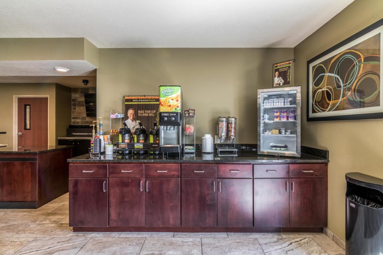 Cobblestone Inn & Suites - Barron Bagian luar foto