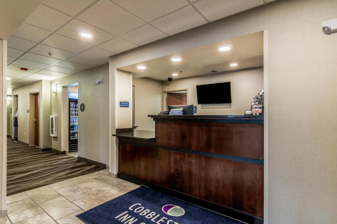 Cobblestone Inn & Suites - Barron Bagian luar foto