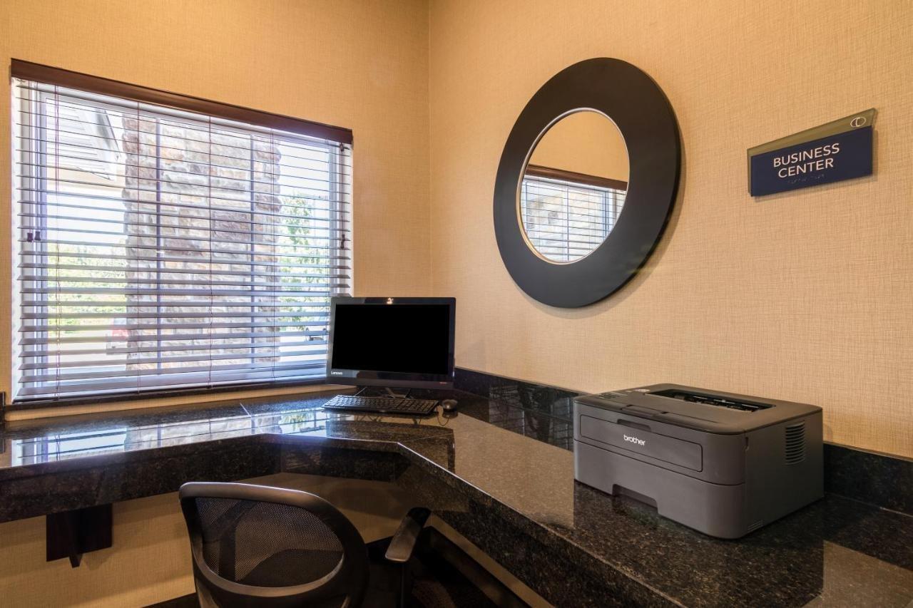 Cobblestone Inn & Suites - Barron Bagian luar foto